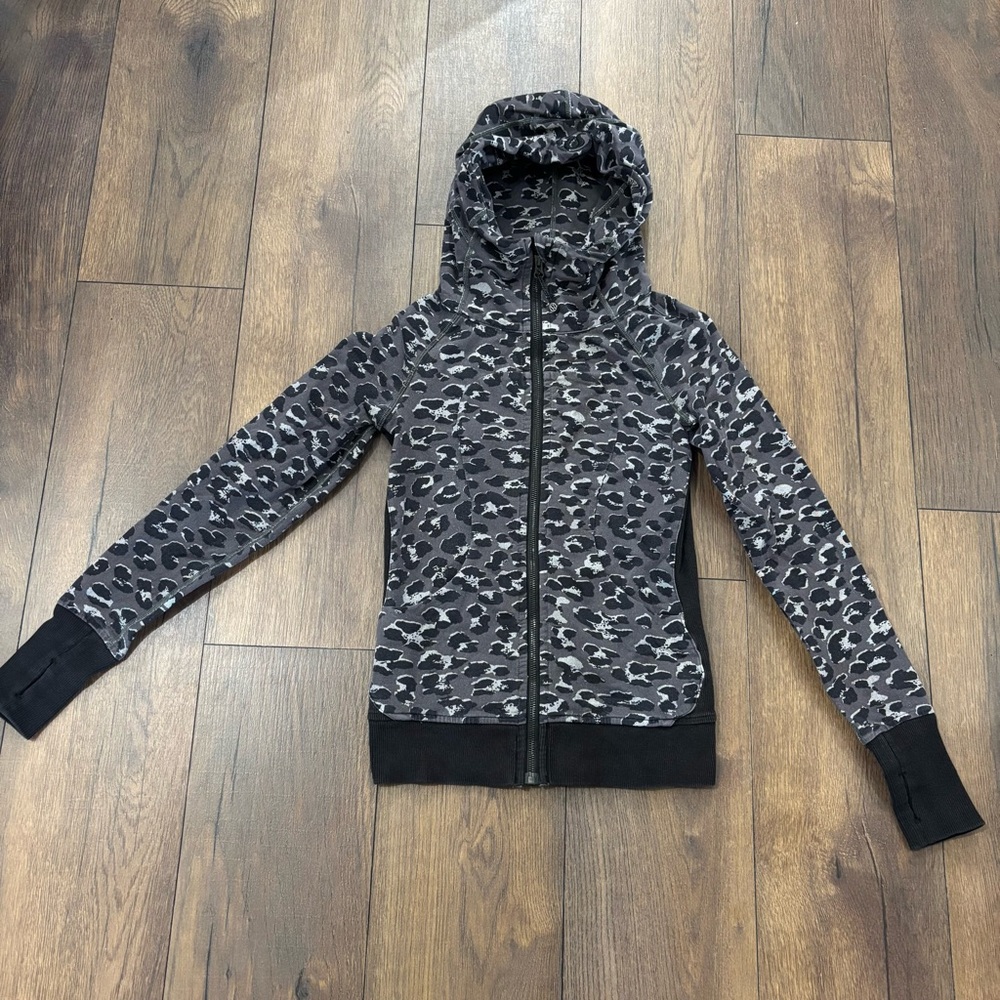 Lululemon Scuba Hoodie III Terry Cheetah Black Multi / Black Size 2
